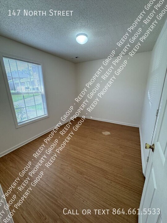 147 North St in Williamston, SC - Building Photo