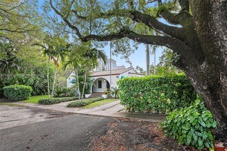 410 Minorca Ave in Coral Gables, FL - Building Photo - Building Photo