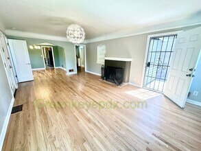 7212 NE Tillamook St in Portland, OR - Building Photo - Building Photo