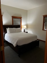 112 S Main St in Darby, MT - Foto de edificio - Building Photo