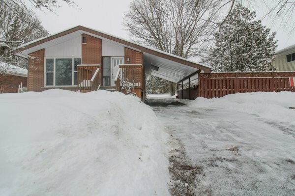 13 Beechwood Dr in Peterborough, ON - Building Photo