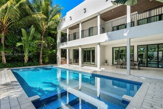 3734 Chase Ave in Miami Beach, FL - Building Photo - Building Photo