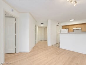 8659 River Homes Lane in Bonita Springs, FL - Foto de edificio - Building Photo