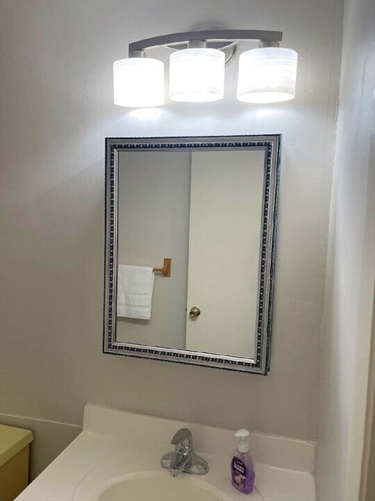 68 Main St, Unit 2 in Stoneham, MA - Building Photo