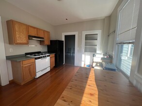 20 Park Ave, Unit #Rear in Somerville, MA - Building Photo - Building Photo
