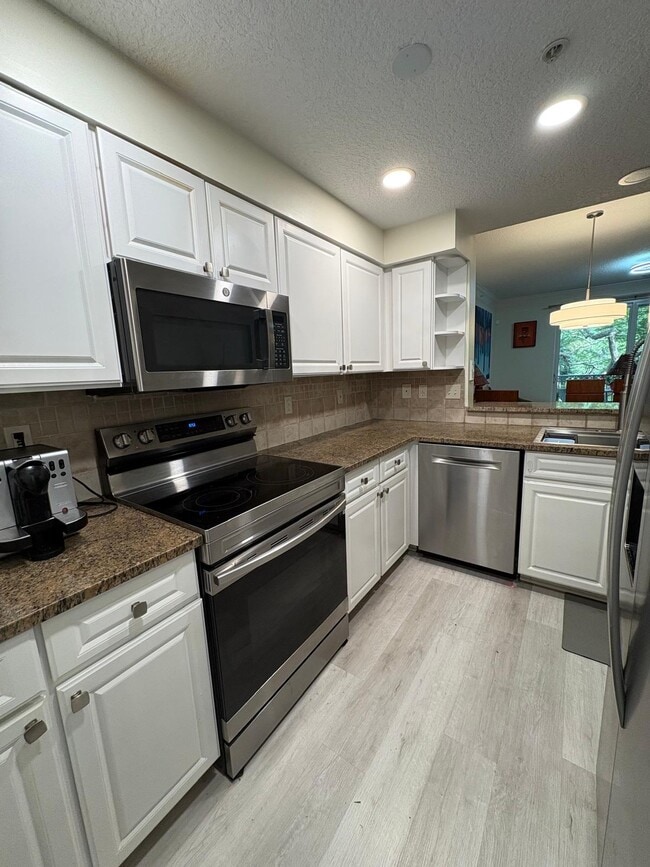 property at 2018 Alta Meadows Ln