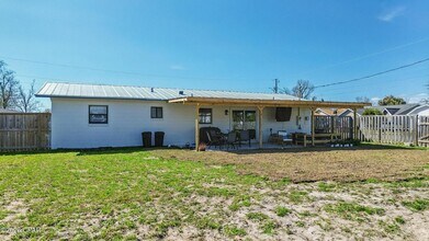 412 W 18th Ct in Lynn Haven, FL - Building Photo - Building Photo