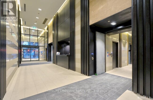 501-1501 Yonge St in Toronto, ON - Building Photo - Building Photo