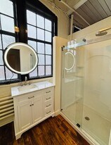 595 Mineral Spring Ave, Unit 4 in Pawtucket, RI - Building Photo