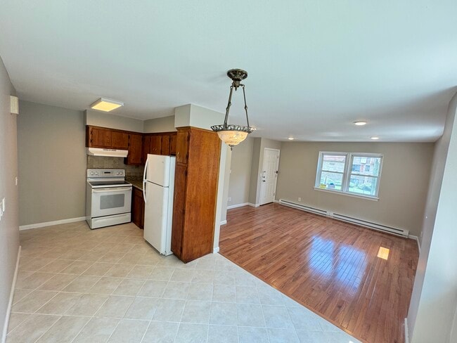 345 Hudson St, Unit Apartment #3 in Hackensack, NJ - Building Photo - Building Photo