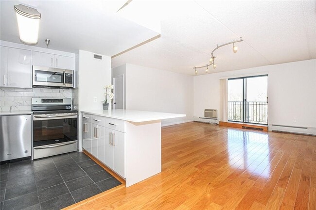property at 123 Mamaroneck Ave