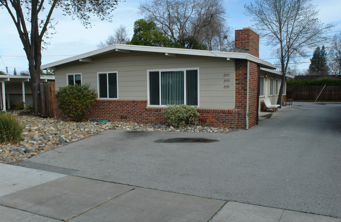 2571-2575 Alma St in Palo Alto, CA - Building Photo