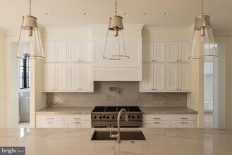 5042 Overlook Rd NW in Washington, DC - Building Photo - Building Photo