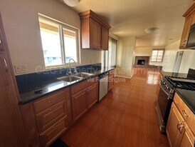 1932 Lincoln St in Seaside, CA - Building Photo