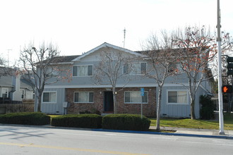 1390 Monroe St in Santa Clara, CA - Building Photo - Building Photo