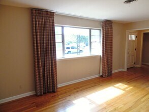 1206 Park Center St in Benbrook, TX - Building Photo - Building Photo