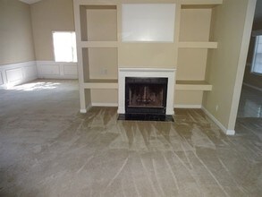 875 Oaklen View Dr in Sugar Hill, GA - Foto de edificio - Building Photo