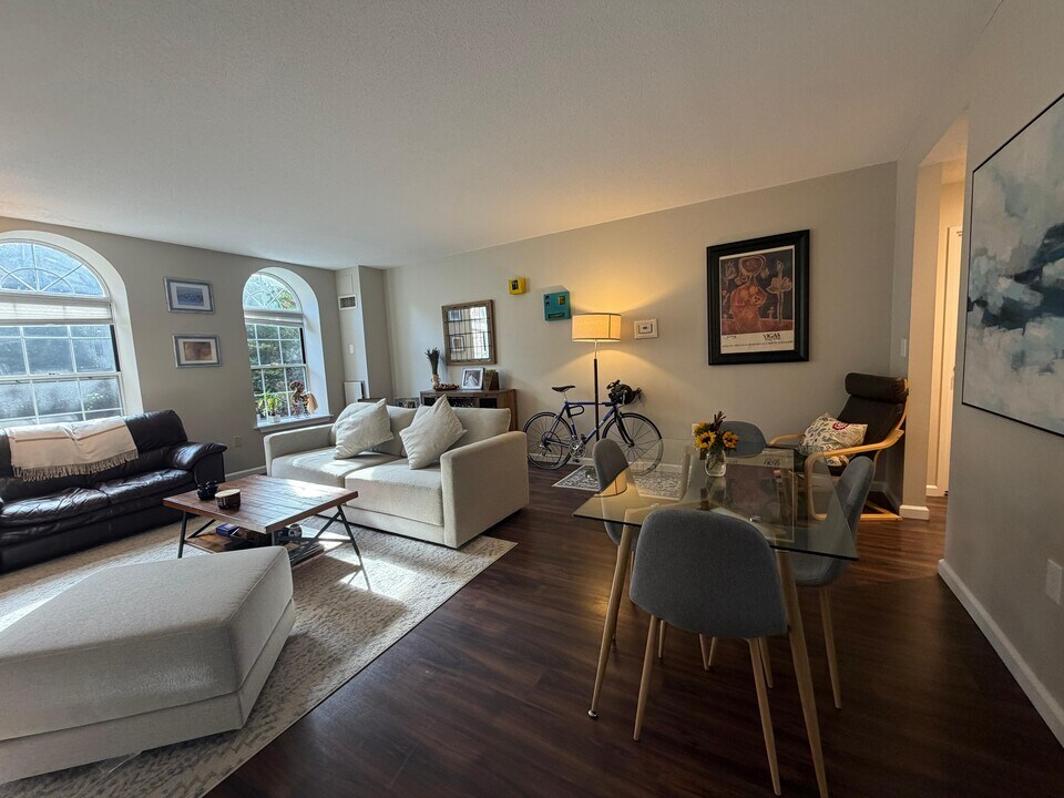 100 Boatswains Way, Unit 111 in Chelsea, MA - Building Photo