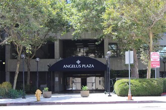 255 S Hill St in Los Angeles, CA - Building Photo - Building Photo