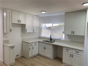 1209 W 40th Pl in Los Angeles, CA - Building Photo - Building Photo