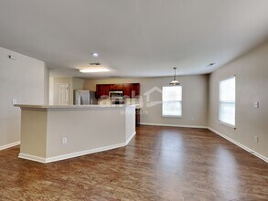 4999 Ballantine Dr in Summerville, SC - Foto de edificio - Building Photo