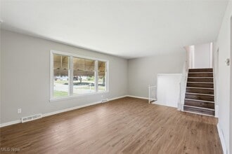 5951 Marra Dr in Bedford Heights, OH - Building Photo - Building Photo