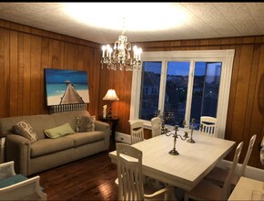 10 Commonwealth Ave in Gloucester, MA - Building Photo - Building Photo
