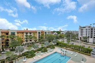 600 Biltmore Way, Unit 616 in Coral Gables, FL - Foto de edificio - Building Photo