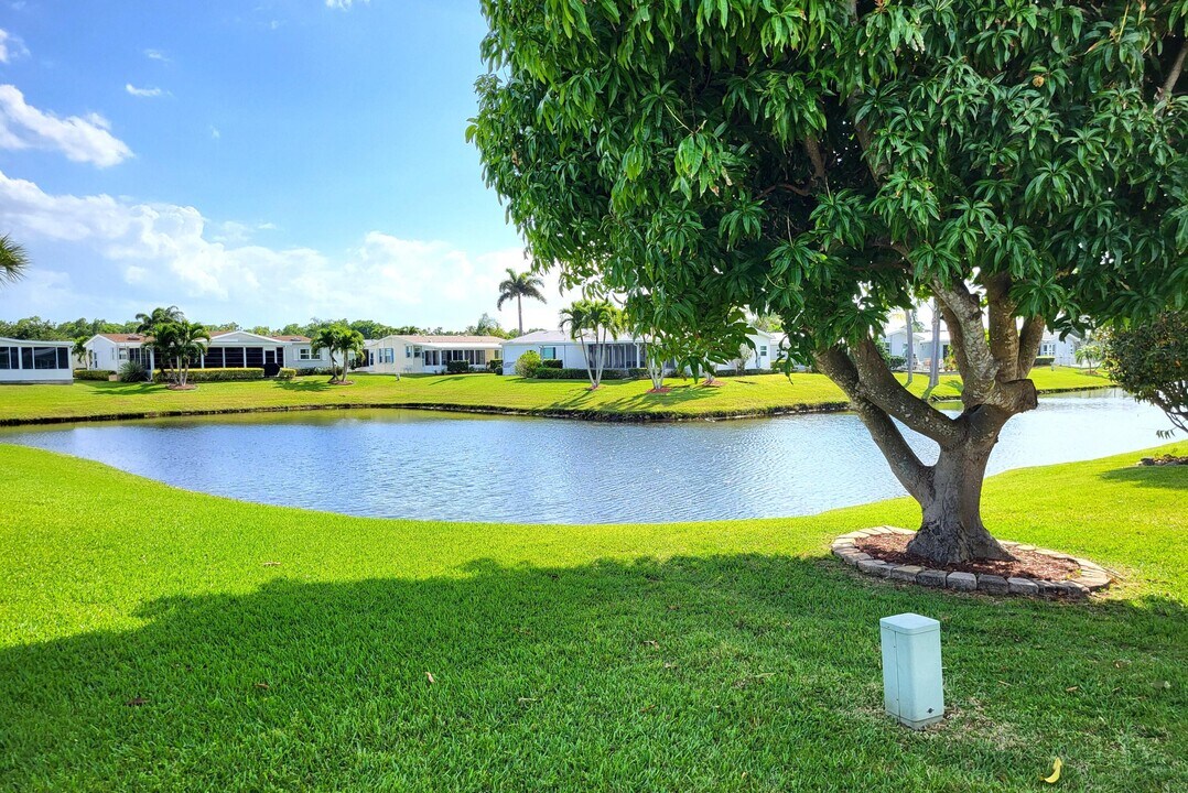 8403 Delphinium Ct in Port St. Lucie, FL - Building Photo