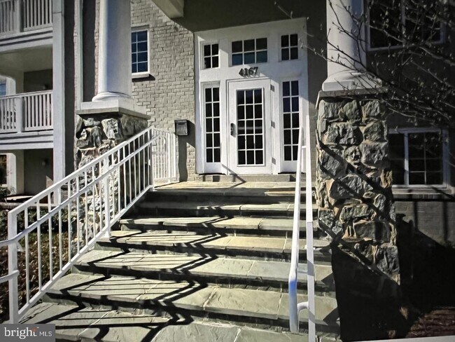 property at 4167 S Four Mile Run Dr