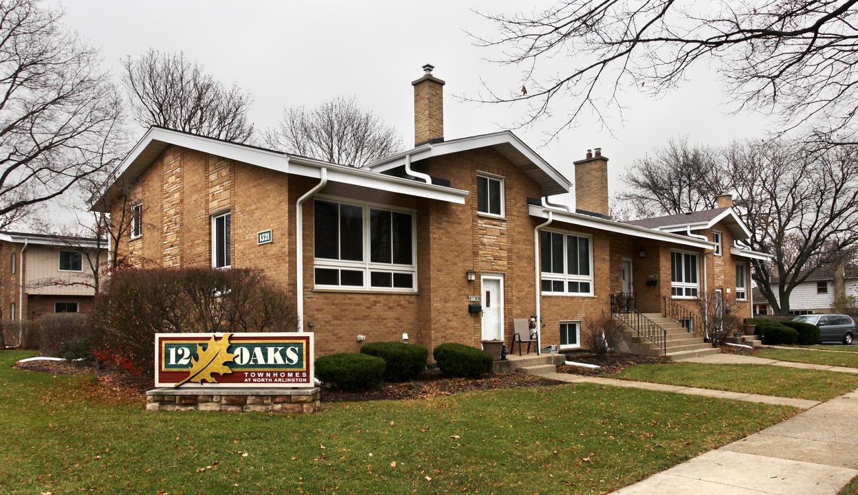 University Village Lofts in Arlington Heights, IL - Foto de edificio