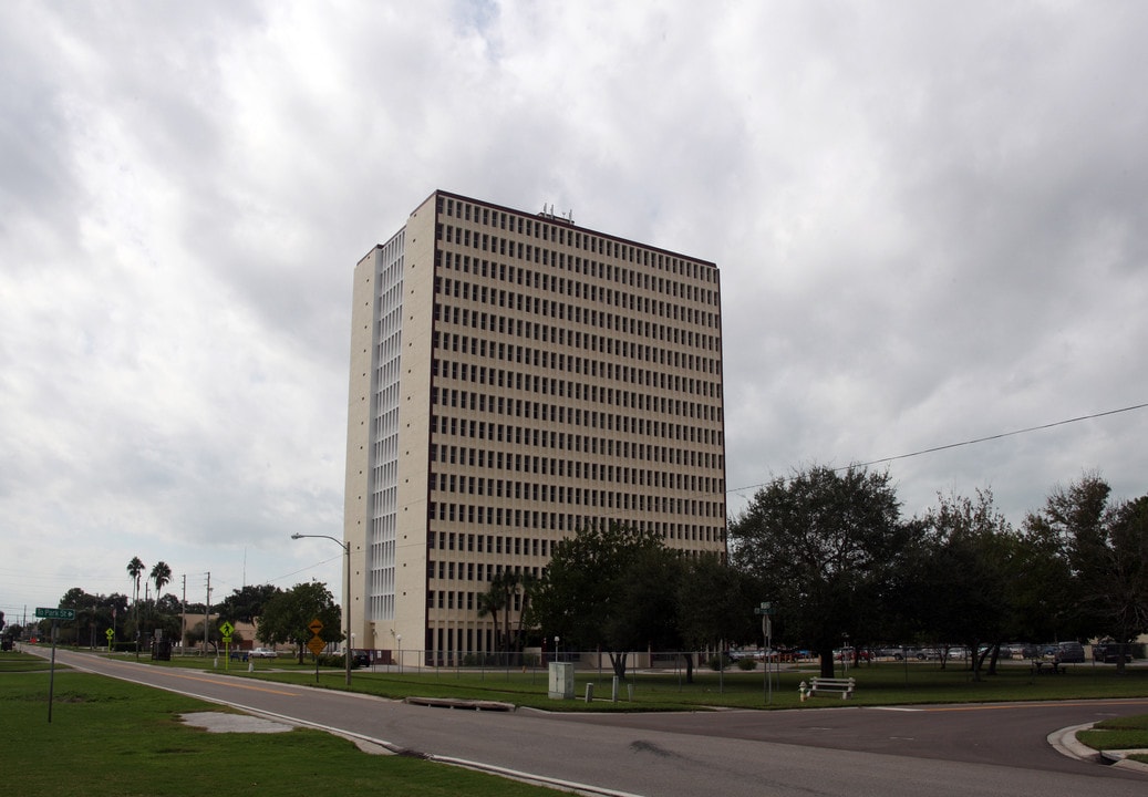 Lutheran Residences of South Pasadena in St. Petersburg, FL - Foto de edificio