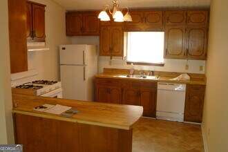 6627 Bent Creek Dr in Rex, GA - Building Photo - Building Photo