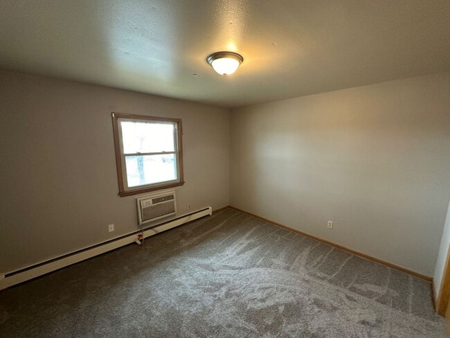 7343 N Teutonia Ave in Milwaukee, WI - Building Photo - Building Photo