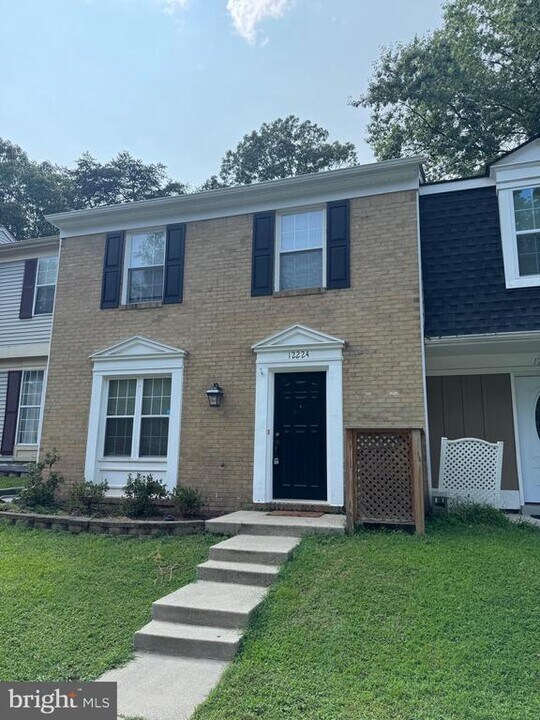 12224 Nutmeg Ct in Woodbridge, VA - Building Photo