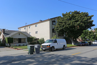 344 W Lexington Dr in Glendale, CA - Building Photo - Building Photo