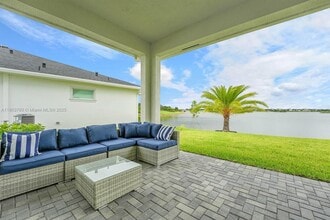 601 Hookline Cir in Loxahatchee, FL - Building Photo - Building Photo