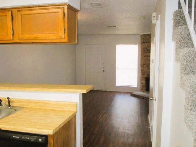 9450 Olde Towne Row in Dallas, TX - Building Photo - Building Photo