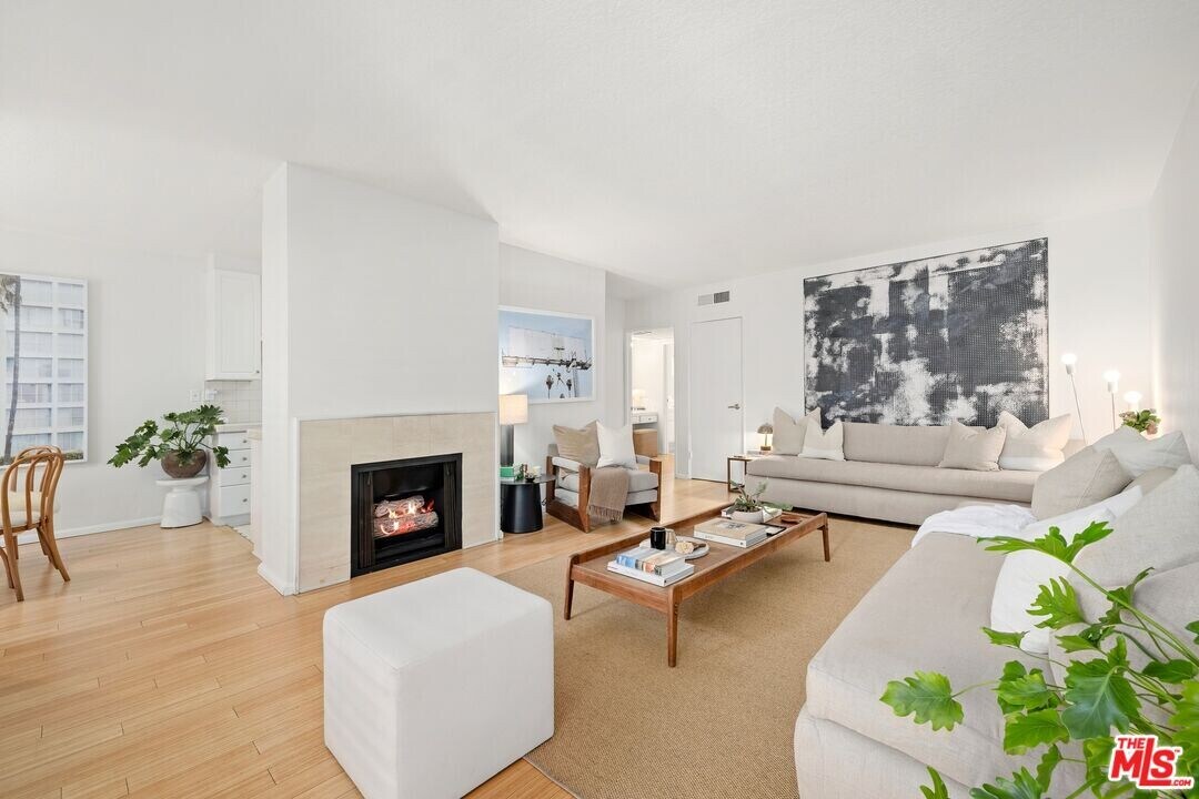 222 7th St in Santa Monica, CA - Building Photo