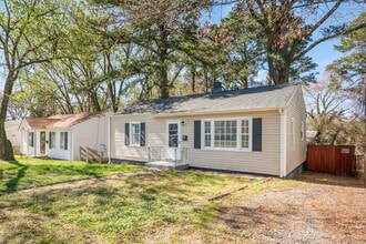 132 N Elm Ave in Highland Springs, VA - Building Photo - Building Photo