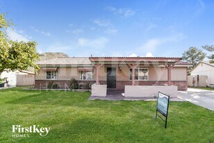 13249 N 14th Dr, Unit 1 in Phoenix, AZ - Building Photo