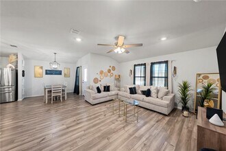 7009 Llano Dr in China Spring, TX - Building Photo - Building Photo