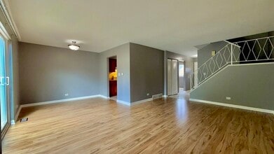 9117 Barberry Ln in Des Plaines, IL - Building Photo - Building Photo