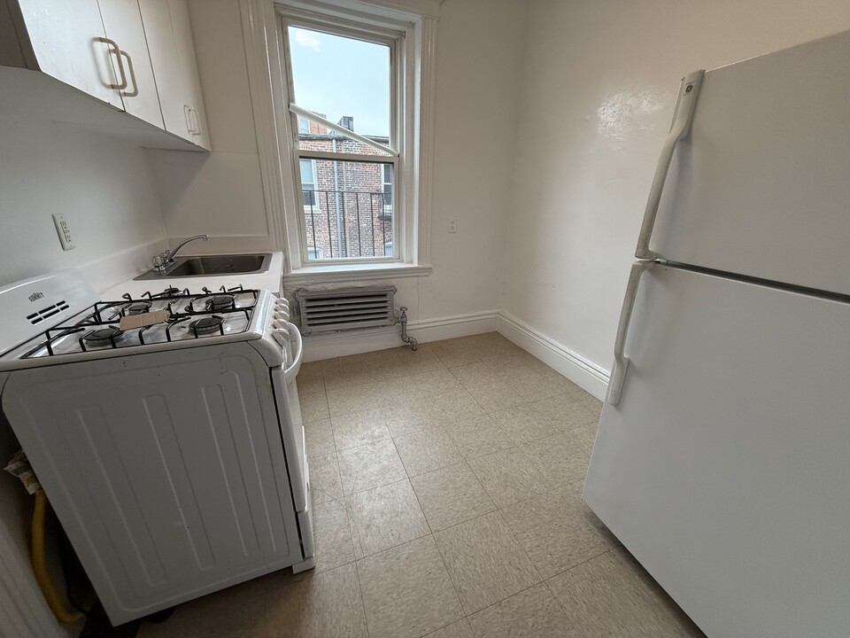 125 Warren St, Unit 19 in Boston, MA - Building Photo