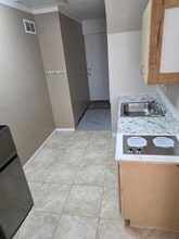 23737 Lake Ave in Sorrento, FL - Building Photo - Building Photo