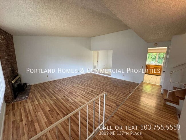 3809 NE 137th Pl in Portland, OR - Foto de edificio - Building Photo