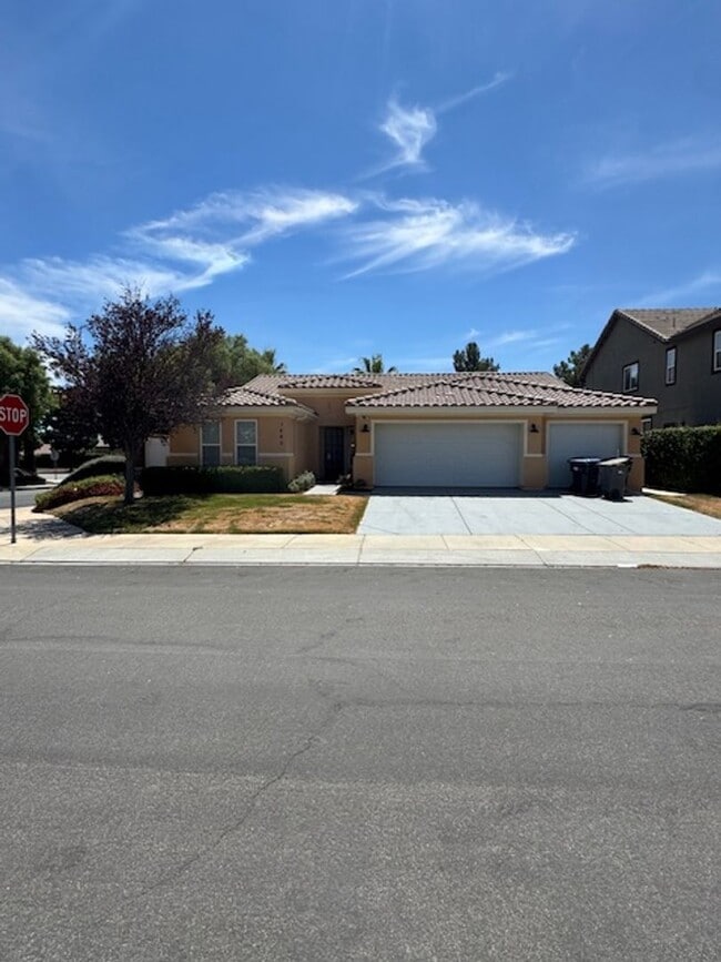 1495 Midnight Sun Dr in Beaumont, CA - Building Photo - Building Photo