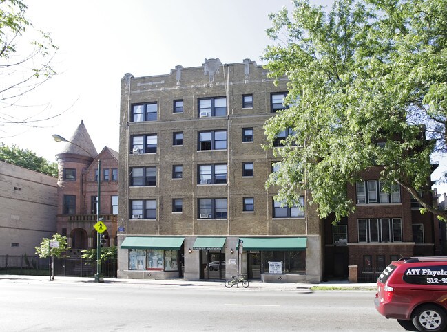 709 W Belmont Ave in Chicago, IL - Building Photo - Building Photo