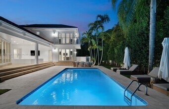 7155 E Lago Dr in Coral Gables, FL - Building Photo - Building Photo