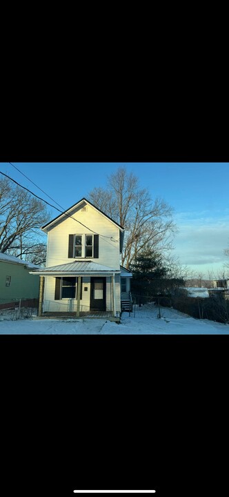 353 Oak St in Zanesville, OH - Building Photo